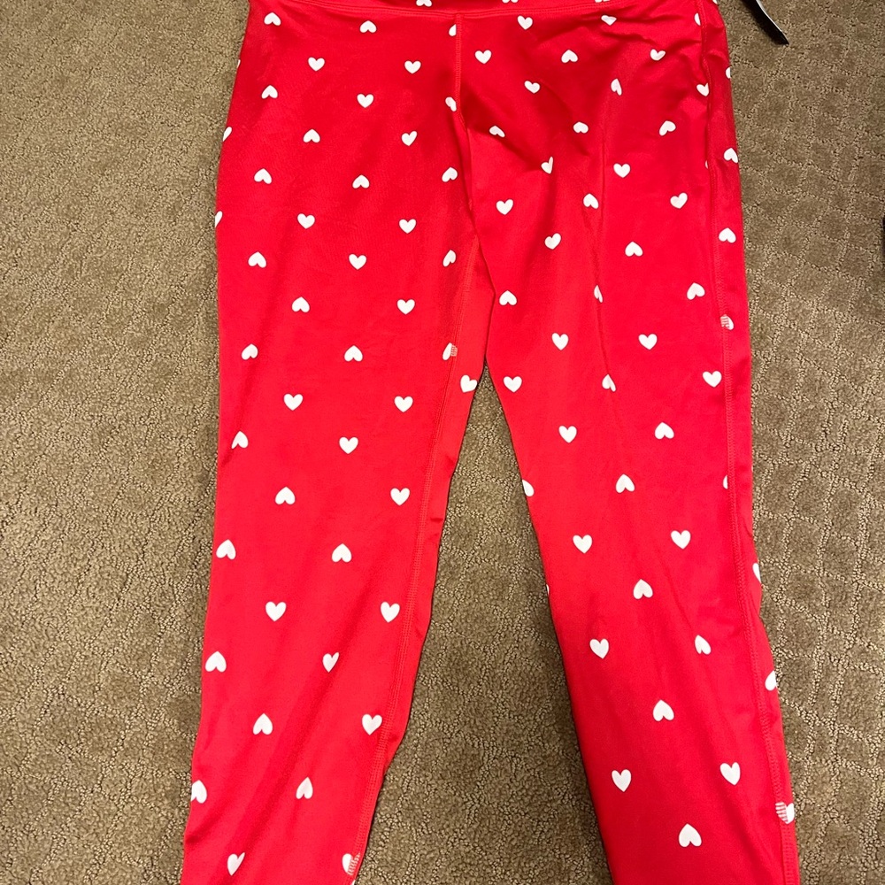 Crown & Ivy Red Heart Print Leggings